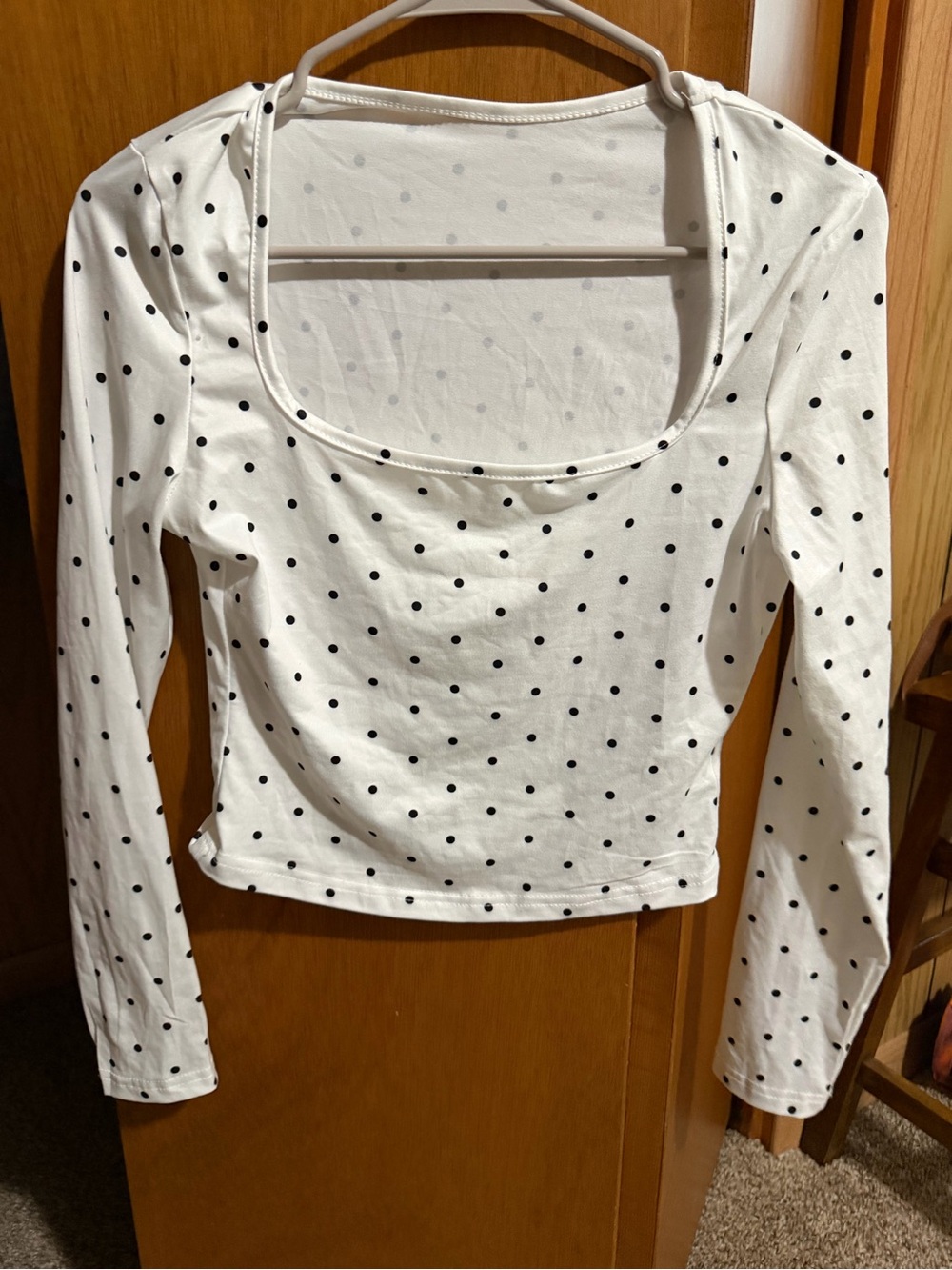 Women’s White Polka Dot Long-Sleeve Scoop Neck Top